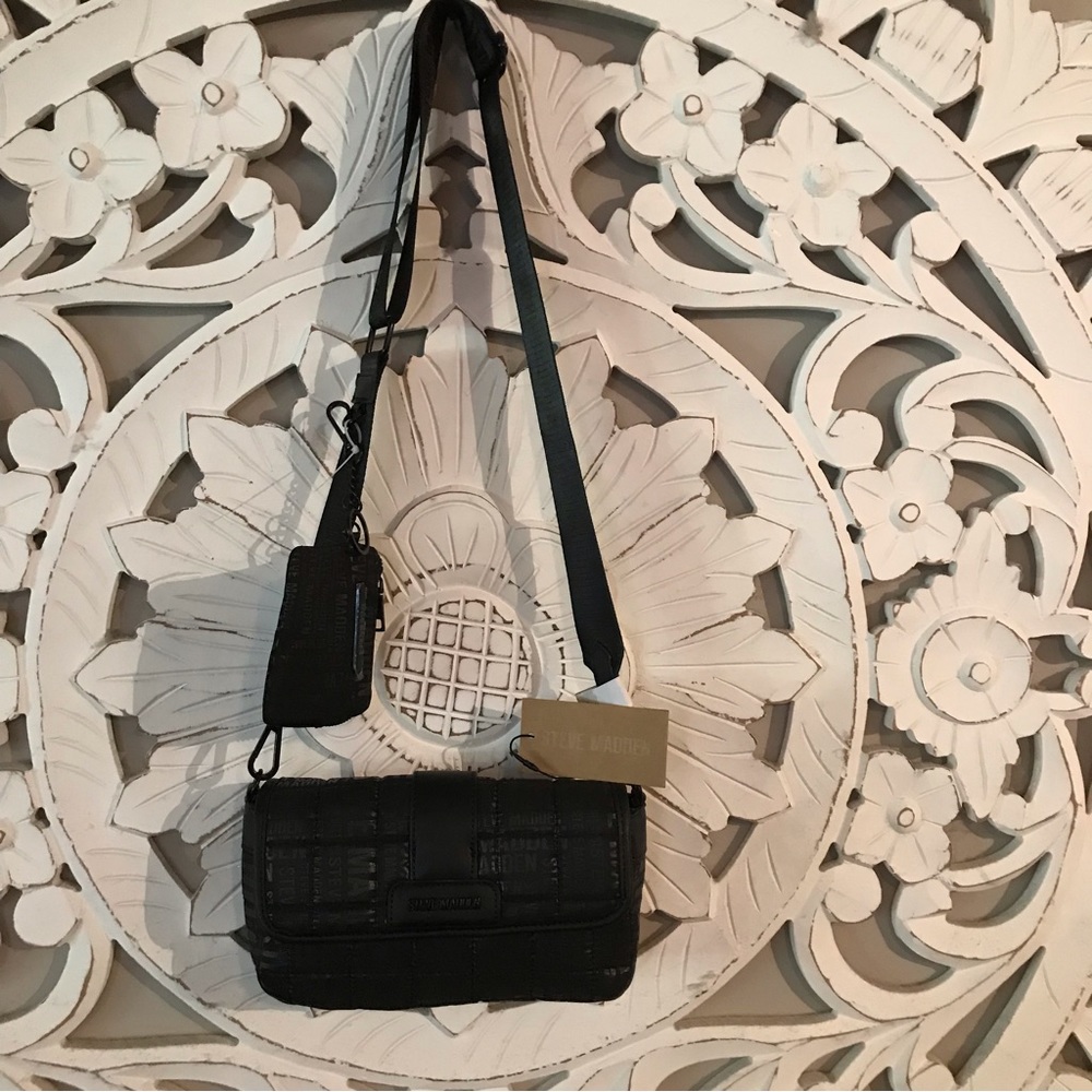 NWT Steve Madden Women’s Black Crossbody bag with removable pouch. - Picture 2 of 6